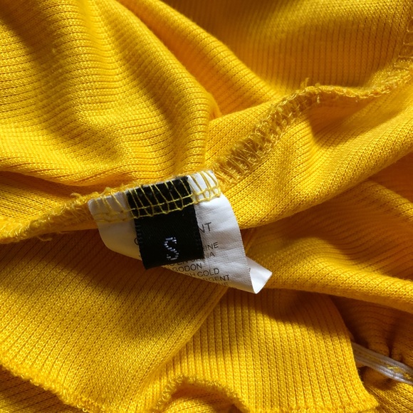 Yellow off the shoulder raunched top - Picture 3 of 3